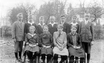 Schule Wormbach - Schulentlassung März 1927 - Dritter von links: Karl Dempewolff, der jüngste Sohn des Wormbacher Lehrers Franz Dempewolff
