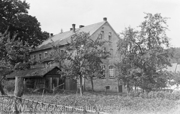 12_13 Slg. Franz Dempewolff: Dorfleben im Schmallenberger Sauerland 1912-1940er Jahre
