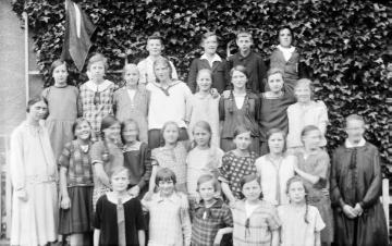 Aufbauschule Fredeburg, Juni 1927 - Unterterzia mit Karl Dempewolff (letzte Reihe, 2. v. l.), jüngster Sohn des Wormbacher Lehrers Franz Dempewolff [vgl. 12_167]