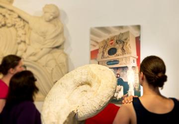 Im Baumberger Sandstein-Museum, Havixbeck: Eine Schülerinnengruppe des Berufskollegs Lise Meitner (Ahaus) während der Besucherführung
