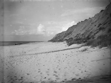 Steilküste am Roten Kliff auf Sylt, 1949 (Foto: Helmut Reichling).