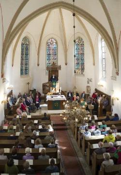 Ev. Kirche Brochterbeck - am Tag des des traditionellen Gemeindefestes, September 2015: Der Gottesdienst zum Festauftakt.