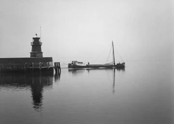 Mündung der Ems in die Nordsee bei Emden, Dez. 1937.