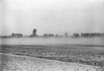Sandsturm südlich von Münster (Reproduktion vom Farbdia), 1953.