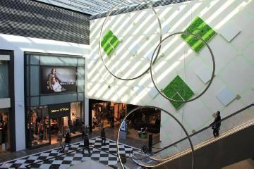 Passage im Palais Vest in Recklinghausen, ein 2014 eröffnetes Shopping Center, welches für zeitgemäße urbane Umgestaltung und Aufwertung stehen soll