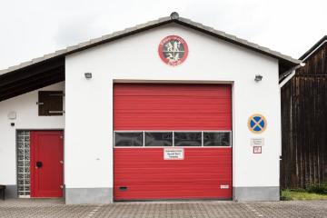 Dorfzentrum Elsoff: Haus der Freiwilligen Feuerwehr in der Mennertalstraße. Juli 2016.