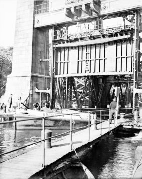 Schiffshebewerk Henrichenburg am Dortmund-Ems-Kanal bei Waltrop (Teilansicht), eingeweiht 1899
