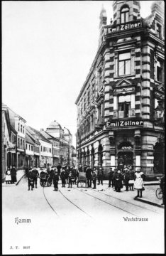 Hamm - Weststraße Richtung Marktplatz. Rechts: Mündung Nassauer Straße mit Geschäft Emil Zöllner. Postkarte, undatiert, um 1920.