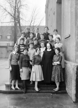Abschlussjahrgang der Kindergärtnerinnen 1960 - Marienschule, Hamm (Realschule und Frauenfachschule).