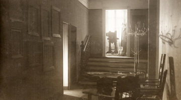 Warteraum und Atelier im Fotofachgeschäft Josef Viegener, Hamm - eröffnet 1925 an der Oststraße 47, verlagert 1930 zur Oststraße 36. Standort der Aufnahme nicht bezeichnet, undatiert.