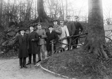 Familie Reichling um 1915: Dr. Dietrich Reichling mit seinen fünf Söhnen - zweiter von rechts: Sohn Hermann Reichling, späterer Direktor des Provinzialmuseums für Naturkunde.