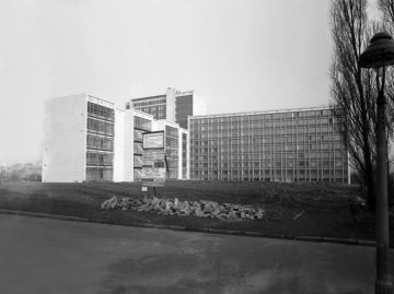 Hamm, Hesslerstraße 53: Fertiger Neubau des künftigen Oberlandesgerichtes. Undatiert, um 1958.