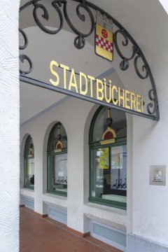 Kamen-Altstadt: Bogengang des einstigen Rathauses (heute Stadtbücherei) am Alten Markt. August 2017.
