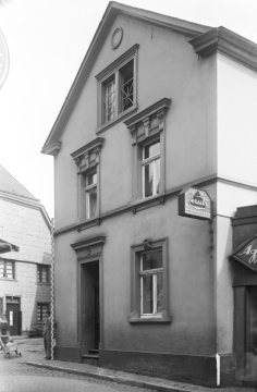 Herdecke - Wohnhaus Hauptstraße 30 - rechts Drogerie Heinrich Heckmann. Undatierte Vermessungsdokumentation der damaligen "Adolf-Hitler-Straße" [nach 1937].