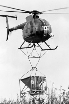 Schädlingsbekämpfung per Hubschrauber. Castrop-Rauxel [?], Oktober 1986.