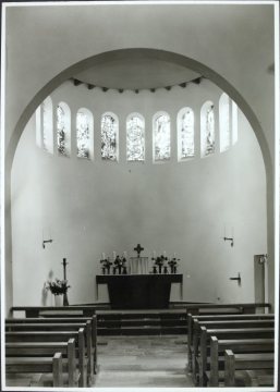 Altarraum der St.-Barbara-Kirche in Neu-Andreasberg (Gemeinde Bestwig), undatiert