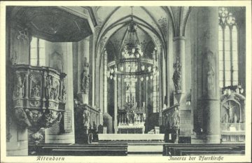 Attendorn, Blick in die Pfarrkirche St.-Johannes-Baptist, undatiert