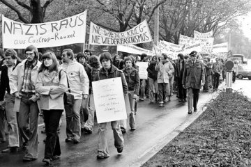 „Solange in Ickern Demokraten leben, darf es keine Nazis geben!“, Friedens‐ und Antifaschismus‐Demonstration, Castrop‐Rauxel, Mai 1978.