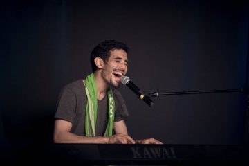 Ev. Kirchentag 2019 in Dortmund - musikalisches Begleitprogramm: Aeham Ahmad, syrisch-palästinensischer Pianist und international bekannt als "Klavierspieler aus Jarmuk", bei seinem Auftritt auf der Kleinkunstbühne Wichern (Stollenstraße 36).