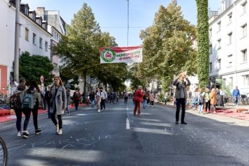 Klimaaktionswoche in Münster, 20. September 2019: Demonstration der Jugendprotestbewegung  "Fridays for Future" für die Bekämpfung des Klimawandels - Teilnehmer auf dem Hansaring.