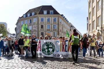 Klimaaktionswoche in Münster, 20. September 2019: Demonstration der Jugendprotestbewegung "Fridays for Future" für die Bekämpfung des Klimawandels - Protestzug in der Ludgeristraße Höhe Rothenburg.