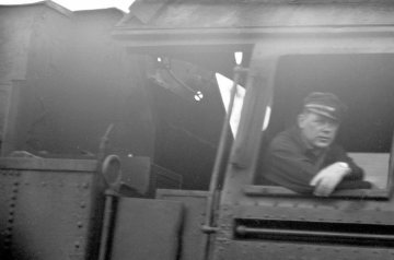 Rinkerode Höhe Fasanenweg - Durchfahrt einer Dampflokomotive auf dem Überholgleis bei Eickenbeck. Juli 1966.