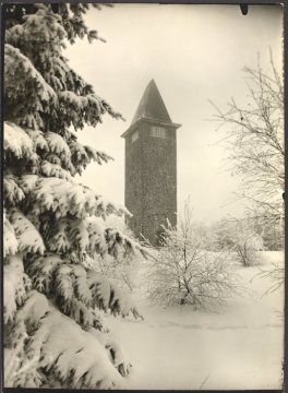Ebbegebirge bei Valbert (Gemeinde Meinerzhagen), der verschneite Kolbturm auf der Nordhelle, undatiert - 1913 eingeweiht, benannt nach Robert Kolb (1867-1909), Vorsitzender des Sauerländischen Gebirgsvereins, Abteilung Hagen