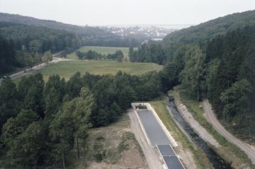 Blick vom Aabachstaudamm nach Wünnenberg