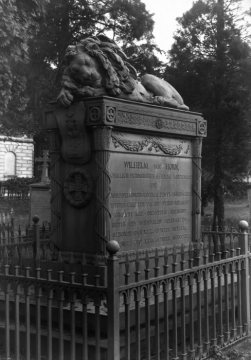 Wilhelmstraße, Überwasserfriedhof: Grabmal des Generals Wilhelm von Horn (+1829)