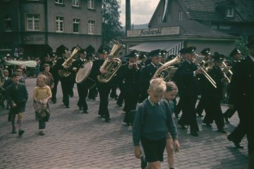 Schützenfest in Attendorn: Musikkapelle beim Umzug