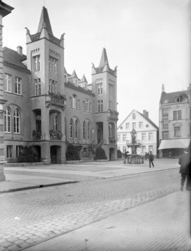 Rathaus mit Rathausplatz Gütersloh