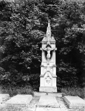 Grabmal des Hermann von Mallinckrodt (+ 1874) auf dem Familienfriedhof in Böddeken