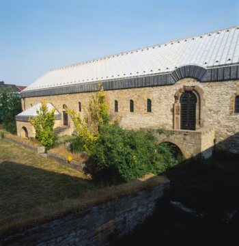 Museum in der Kaiserpfalz: Ausstellungsgebäude und Mauerreste, Relikte der einstigen Pfalz