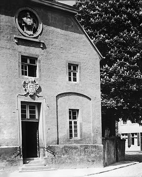Das "Zwölf-Männer-Haus", Armenhaus am Katthagen 12