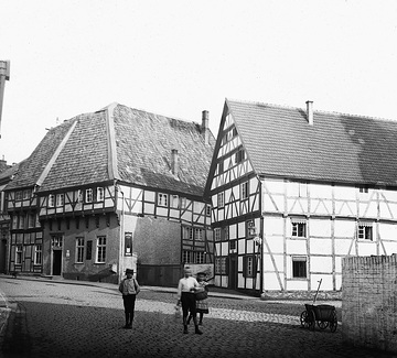 Fachwerkhaus mit Gasthof Gruß in der Osthofenstraße, ca. 1913.