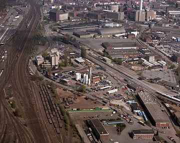 Münster, Hafen: Industrieweg, Lippstädter Straß, Bahnanlagen; Bildmitte: Gelände der Westfalen AG