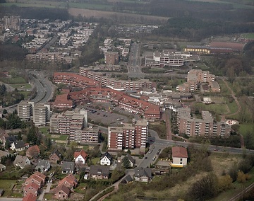 Münster, Kinderhaus: Am Burloh, Kristiansandstraße, Stadtteilzentrum, Hochhaussiedlung; oberer Bildrand: Geschwister-Scholl-Gymnasium