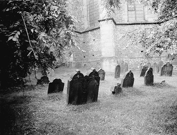 Friedhof an der St. Peter-Kirche in in Dortmund-Hohensyburg, undatiert, um 1930?