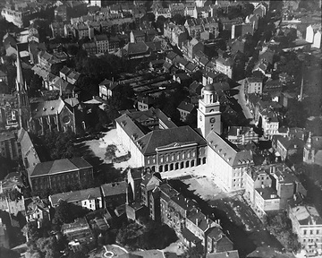 Stadtzentrum mit Rathaus und Gedächtniskirche, Luftbild, um 1930?