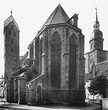 St. Marienkirche (Chorseite) und Turm der benachbarten St. Reinoldi-Kirche, Dortmund