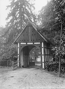 Torhaus aus dem Jahre 1741, Einfahrt zum Gräftenhof Brüning, genannt Gut Schledebrück, in Lintel