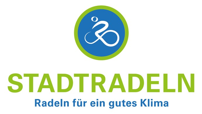 Logo der Aktion Stadtradeln - erin stilisierter Radfahrer vor blauem Hintergrund. Schriftzug "Radeln für ein gutes Klima" Logo der Aktion Stadtradeln - erin stilisierter Radfahrer vor blauem Hintergrund. Schriftzug "Radeln für ein gutes Klima"