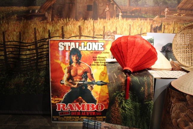 Kinoplakat Rambo II (Foto: A. Jordan/LWL-Museum für Archäologie)