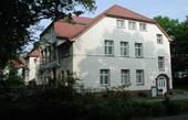 Gebäudefoto der ZAB in Gütersloh. Gebäudefoto der ZAB in Gütersloh.