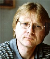 Das Foto zeigt eine männliche Person. Das Foto zeigt eine männliche Person.