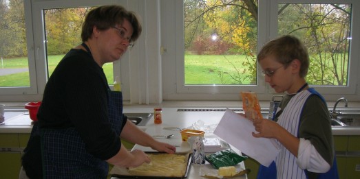 Projektgruppe Backen bei der Arbeit