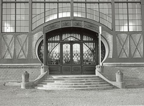 Portal der Maschinenhalle, Juni 2006. Foto: Berthold Socha (vergrößerte Bildansicht wird geöffnet)