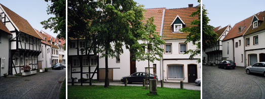 Einbindung des Neubaues in die Nachbarschaft von Osten, Norden und Westen gesehen