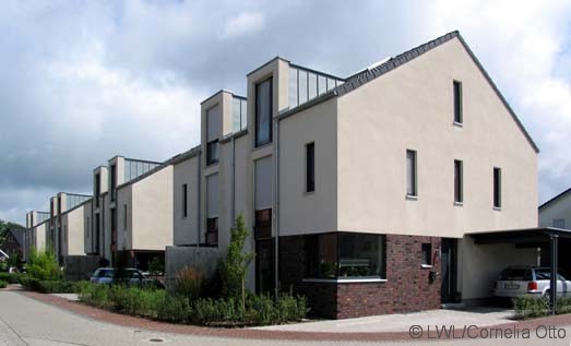 Straenansicht der Gebude