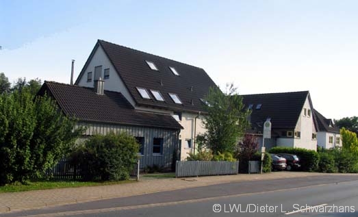 Straenseite der Siedlung